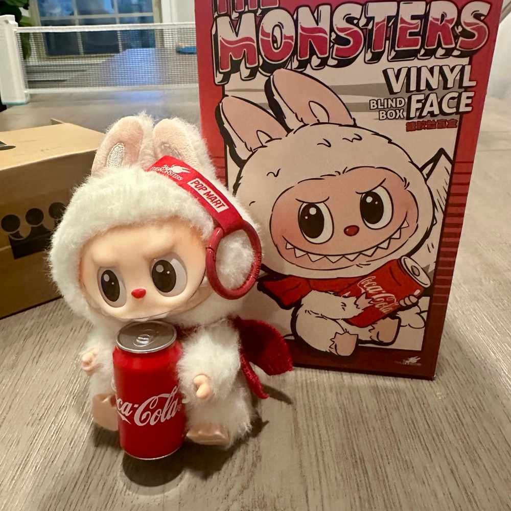 Coca-Cola Labubu The Monsters Vinyl Face NEW - Happy Factor